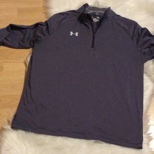- Under Armour men’s long sleeve striped top sz LG